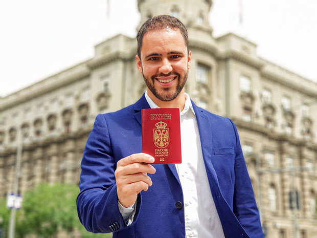 Бразилац пореклом, a Србин у души, постао Србин и на папиру: Тијаго Фереира (28) остварио сан - постао власник нашег пасоша (ФОТО)